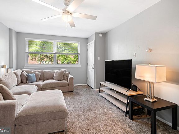 2nd image of 339 Ripka St