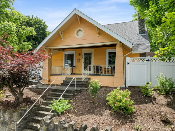 408 S Liberty Ave, Endicott, NY 13760