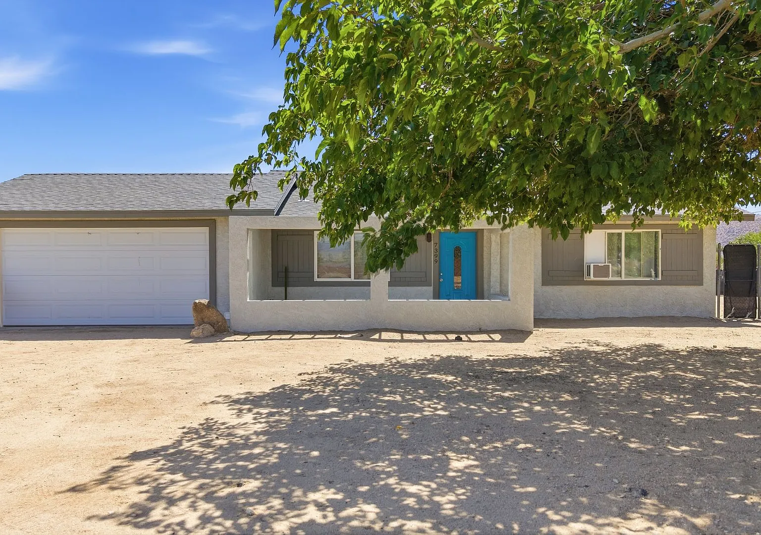 Newly Remodeled/Updated 3 bedroom 2 bathroom home!! — Photo 2