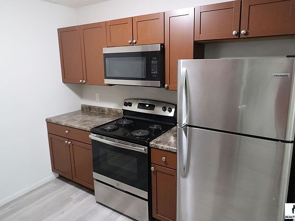 4th image of 2252 W St APT 3