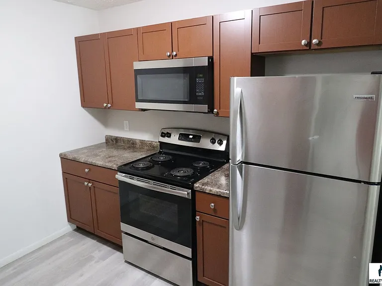 2252 W Street — Photo 4