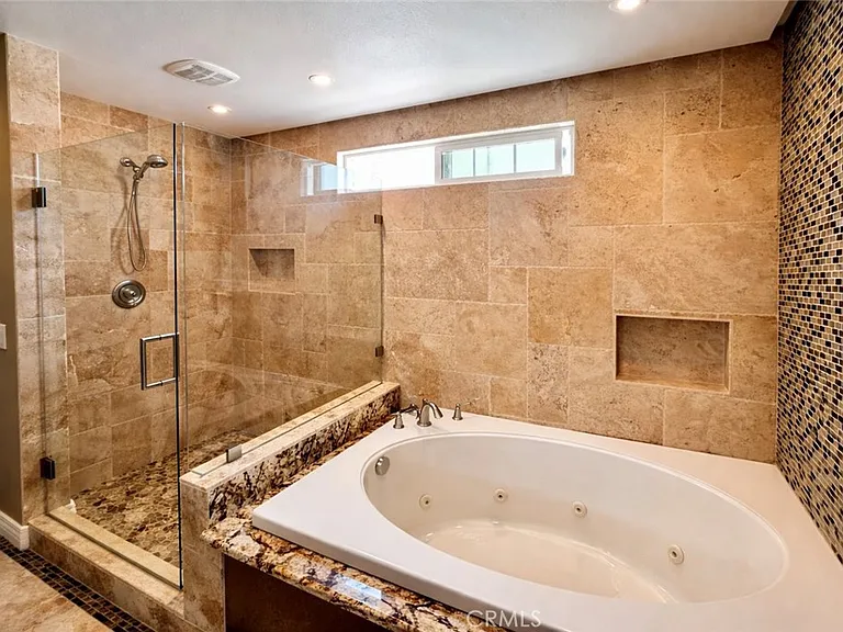17631 Mapes Ave — Photo 2