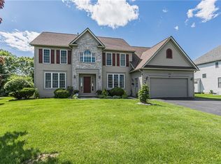 212 Barclay Square Dr, Rochester, NY 14618