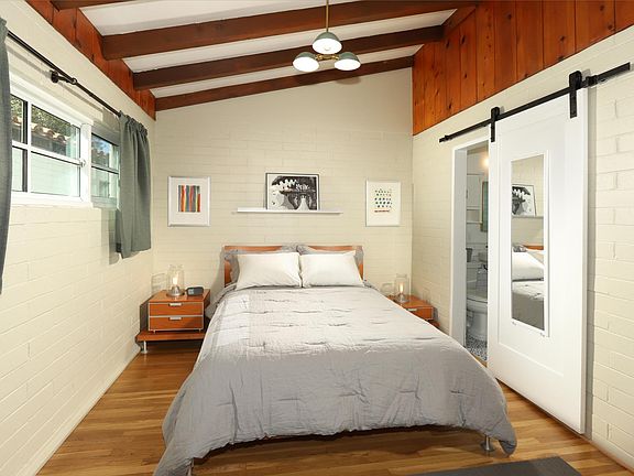 5th image of 1416 W Alameda Ave #B