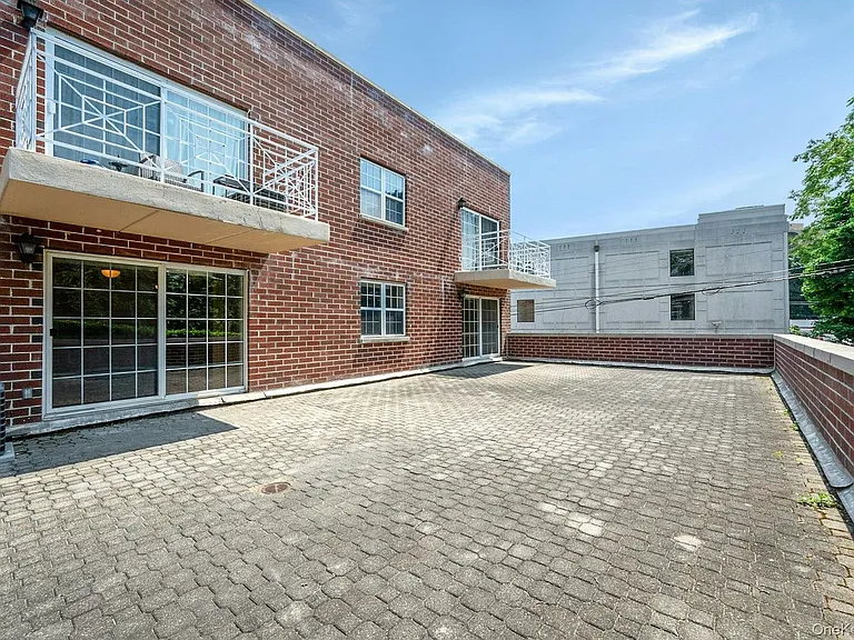 70 Lime Kiln Rd #2H — Photo 19