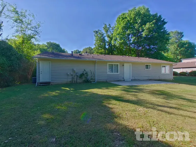 9311 Aylesbury Ln — Photo 18