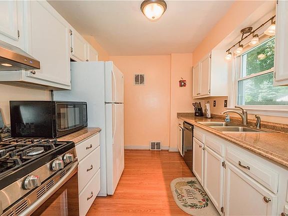 5th image of 746 Knickerbocker Dr