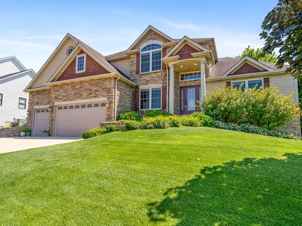2251 Walker Dr, Valparaiso, IN 46385