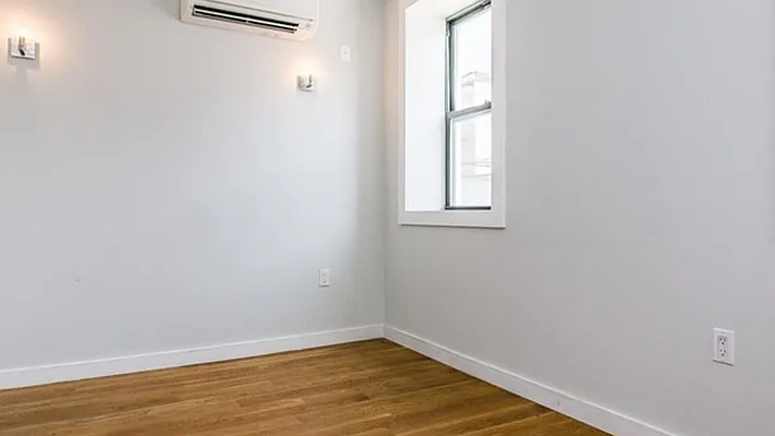 Rented by Nooklyn NYC LLC | media 50