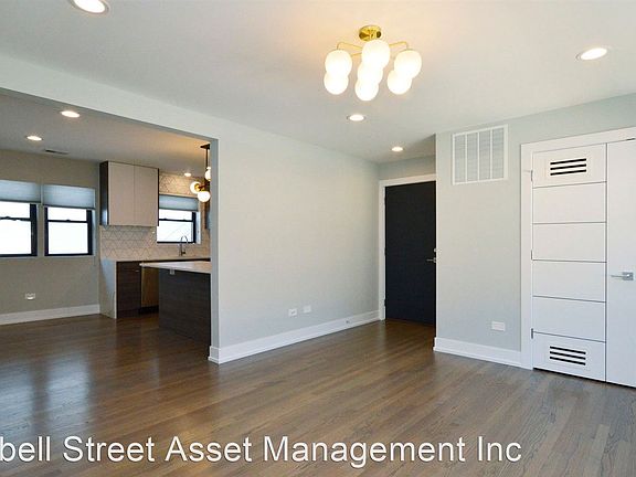 4th image of 4516 N Seeley Ave #302