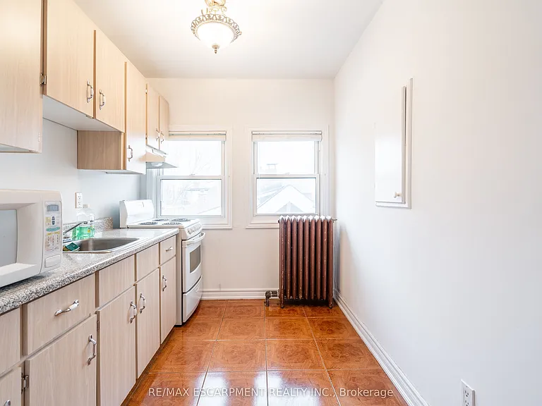 80 Saint Clair Ave #3 — Photo 8