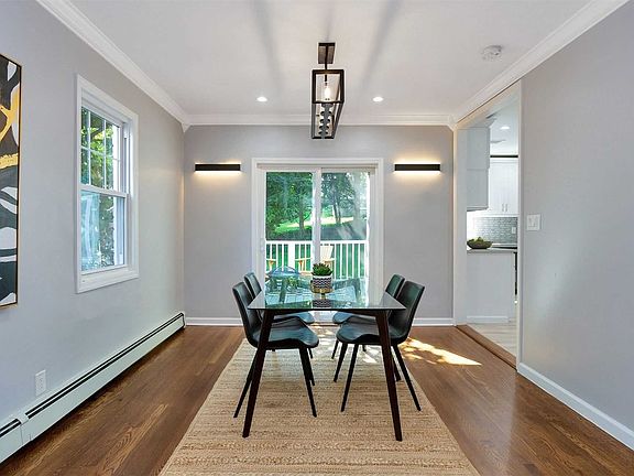 5th image of 26 Hillview Ave