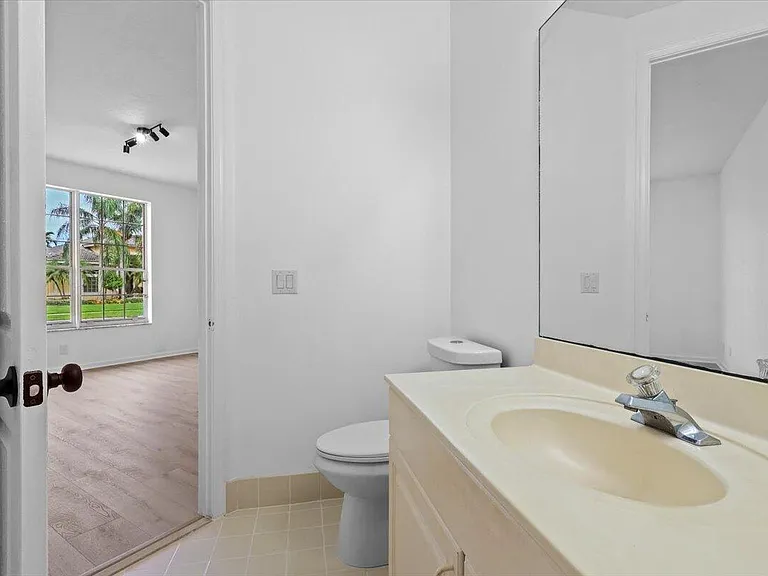1831 Waldorf Dr — Photo 29