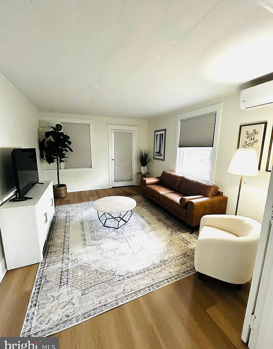1 bed, 1514 sqft, $2,400 — Photo 1
