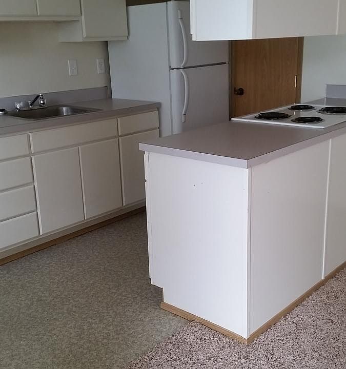 2nd image of 393 NE Kettle St APT B201