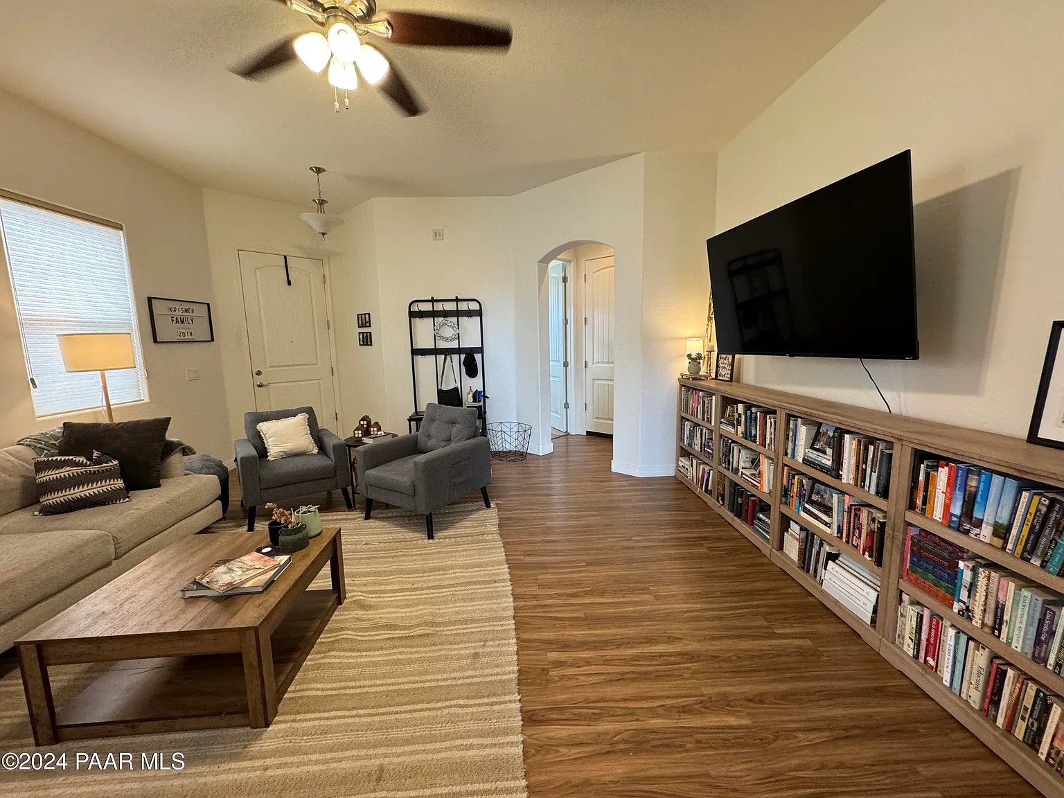 3 bed, 2.0 bath, 1435 sqft, $2,499 — Photo 4