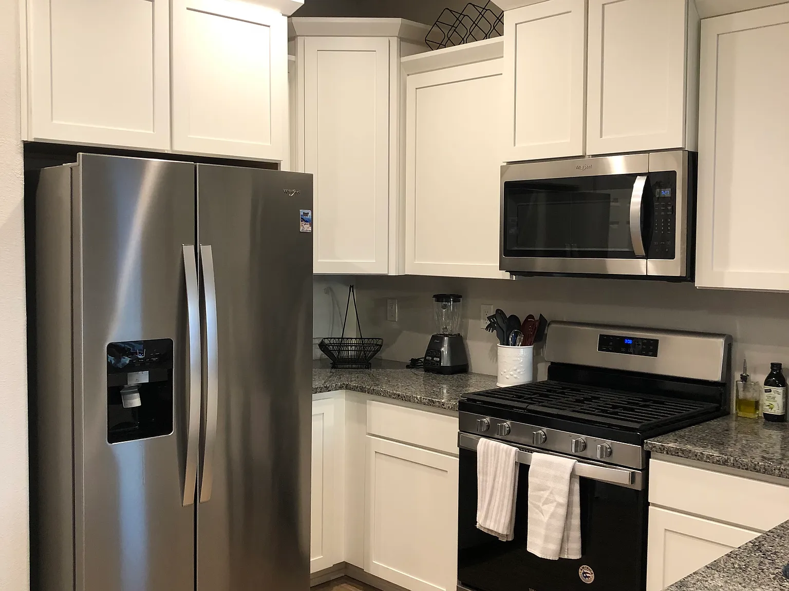 3 bed, 1425 sqft, $2,150 — Photo 3