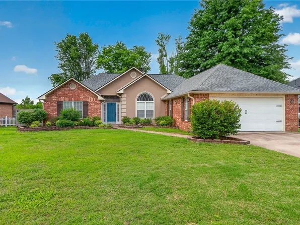1004 Deerfield Mdw, Siloam Springs, AR 72761