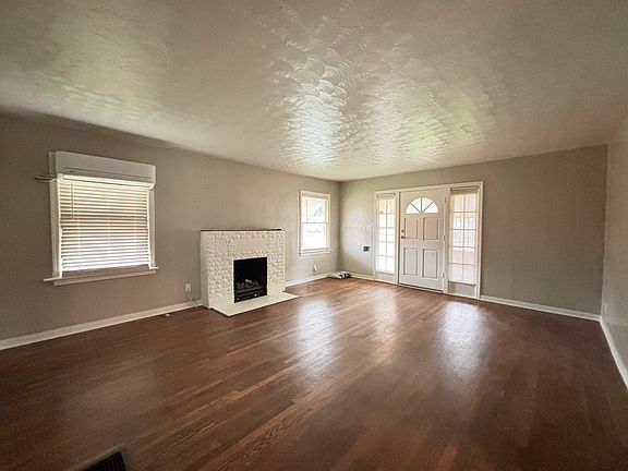 3rd image of 2202 N Vagedes Ave #Ab
