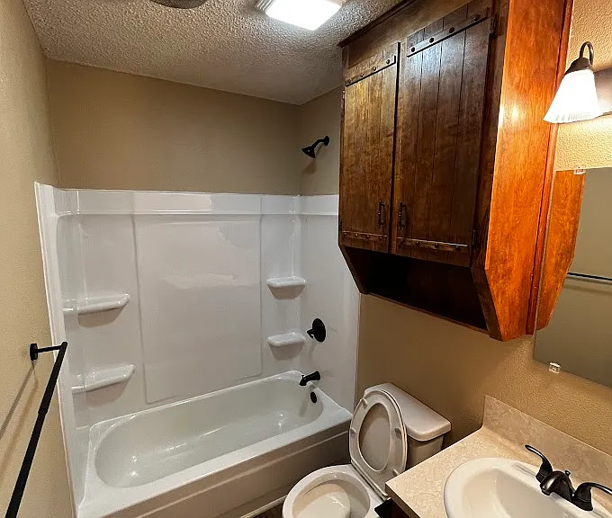 202 S Walnut St — Photo 9