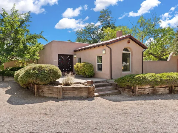 821 Grandview Dr SE, Albuquerque, NM 87108