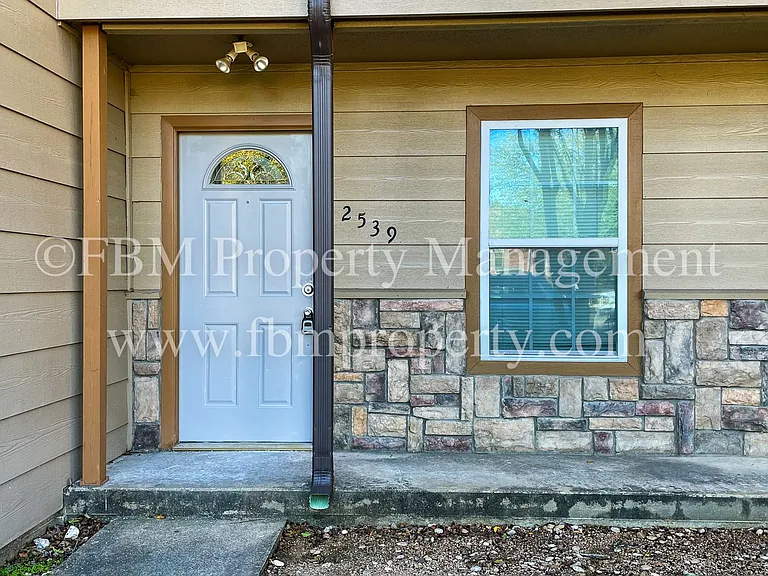 2539 W Sycamore Ave — Photo 21