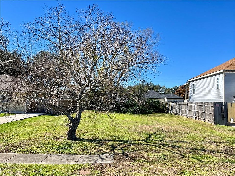 2nd image of 6614 Pauline Dr