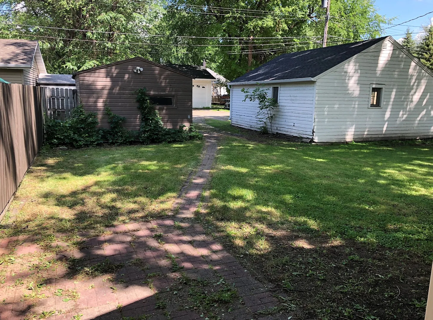 Centrally located cozy 2 bed, 1 bath house — Photo 3