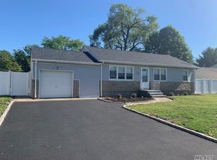 19 Chestnut St, Centereach, NY 11720