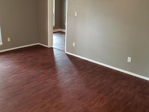 4th image of 5302 Prince Dr