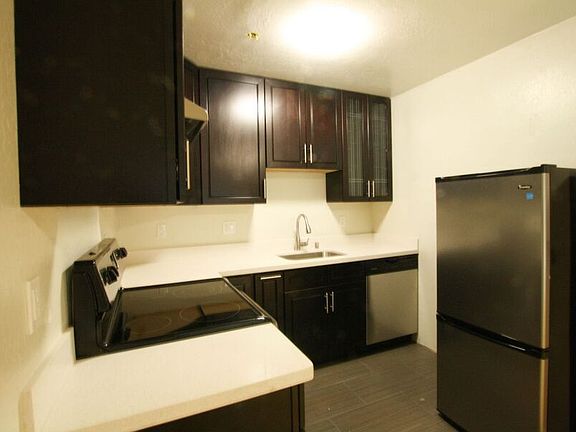4th image of 1737 Jackson St APT 107