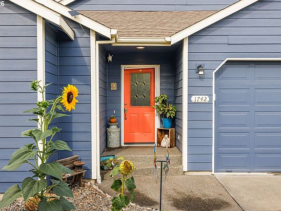 3rd image of 1742 22nd St