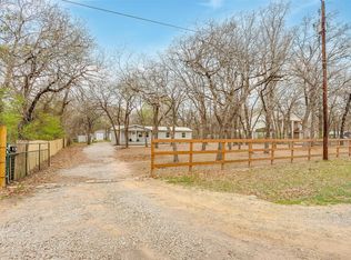 705 Newsom Rd, Azle, TX 76020