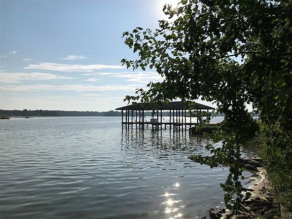 2nd image of 12 Kings River Ct
