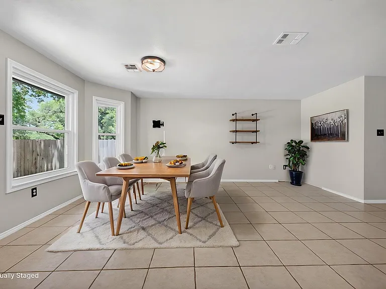 2712 Buckeye Trl — Photo 12