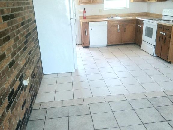 2nd image of 6722 Chipewa St
