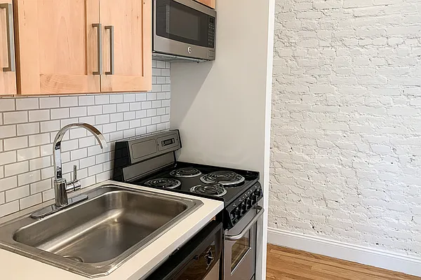 Rented by Corcoran | media 28