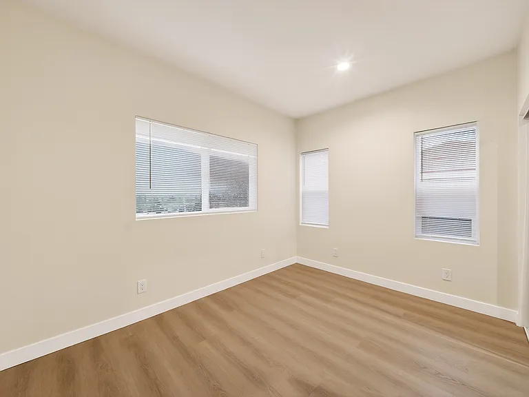 3200 Weldon Ave — Photo 8