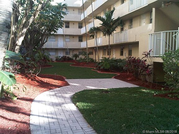 5th image of 1801 S Treasure Dr APT 105