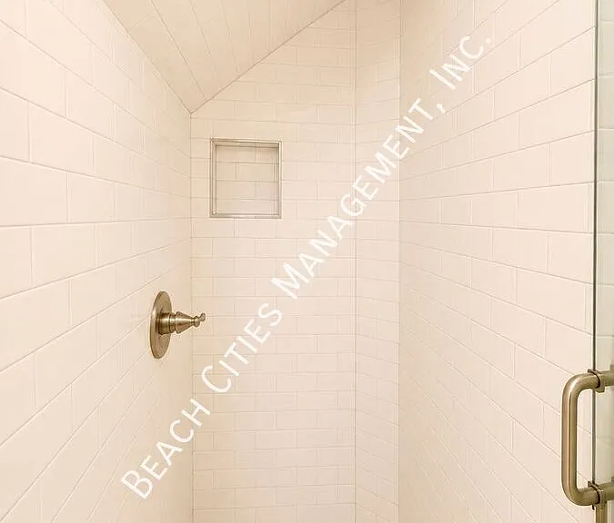 18220 Peters Ct — Photo 18