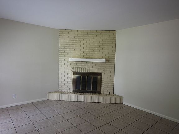 3rd image of 3306 Greg Ln