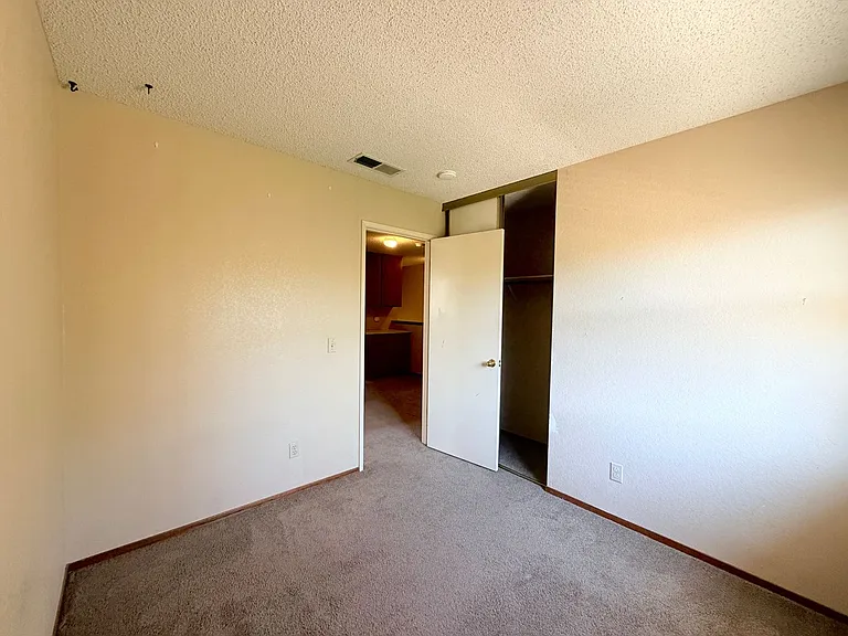 468 Park Place Dr — Photo 17