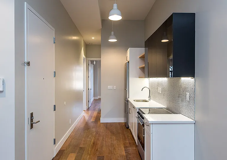 228 Kingsland Ave #3R — Photo 8