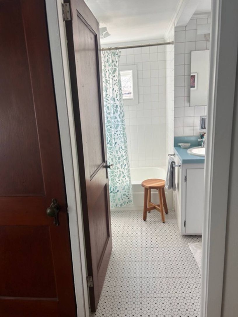  Full bathroom 