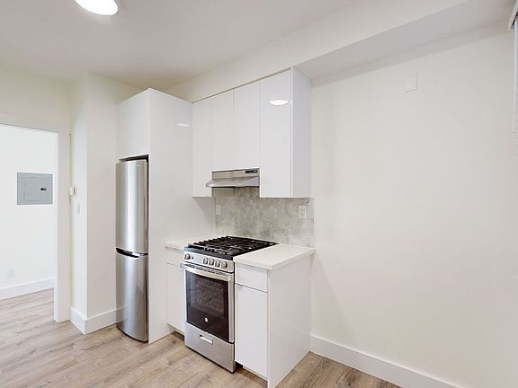 2nd image of 1637 Sacramento St #7