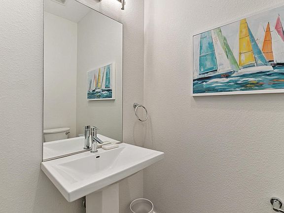 Ground Floor - 1/2 bathroom