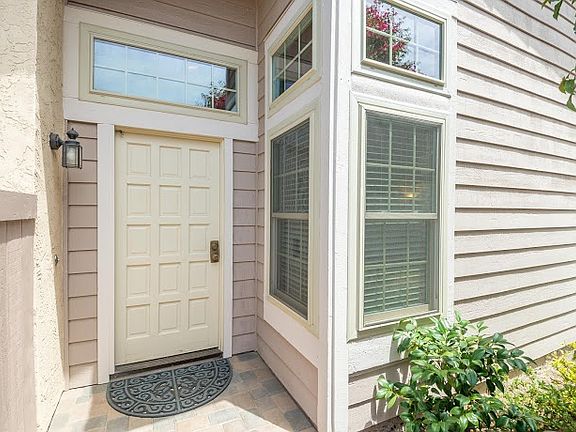 5th image of 13530 Longfellow Ln