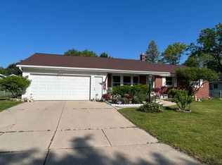 2276 Shady Ln, Green Bay, WI 54313