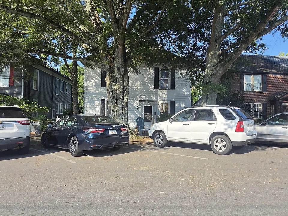 105 W 8th Ave #5