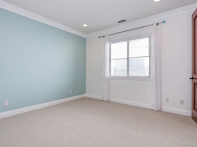 2611 Palm Ave — Photo 39